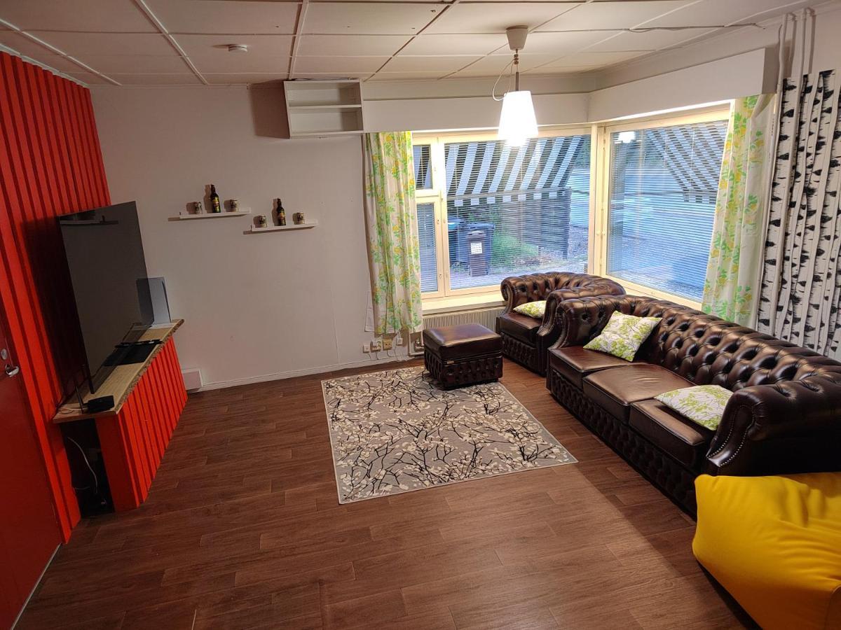 Relax & Recharge - A Unique Suite With A Touch Of Luxury - Hot Tub And Sauna Inspired Decor #Not A Real Sauna# Easy City Access - Direct Train 15 Min To City Helsinki Ngoại thất bức ảnh