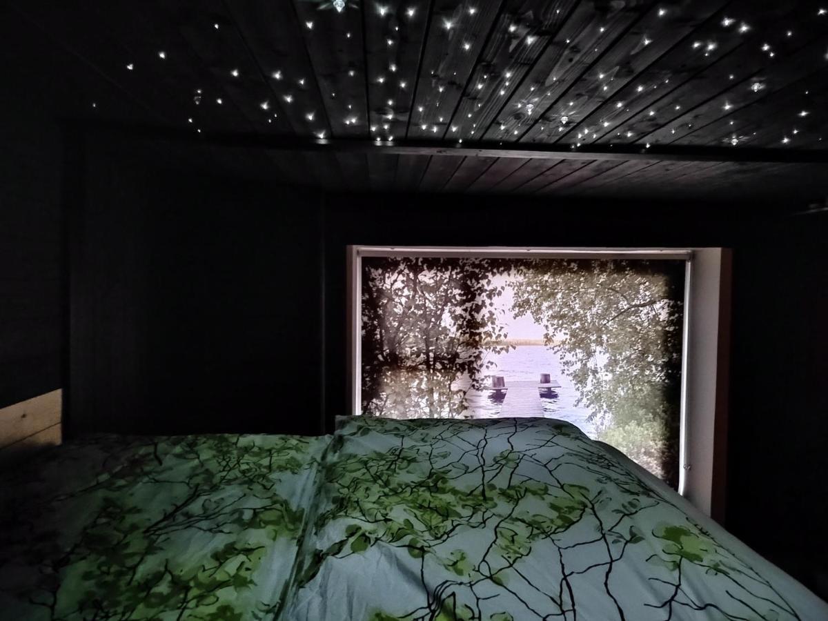 Relax & Recharge - A Unique Suite With A Touch Of Luxury - Hot Tub And Sauna Inspired Decor #Not A Real Sauna# Easy City Access - Direct Train 15 Min To City Helsinki Ngoại thất bức ảnh