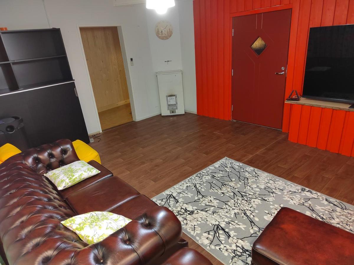 Relax & Recharge - A Unique Suite With A Touch Of Luxury - Hot Tub And Sauna Inspired Decor #Not A Real Sauna# Easy City Access - Direct Train 15 Min To City Helsinki Ngoại thất bức ảnh