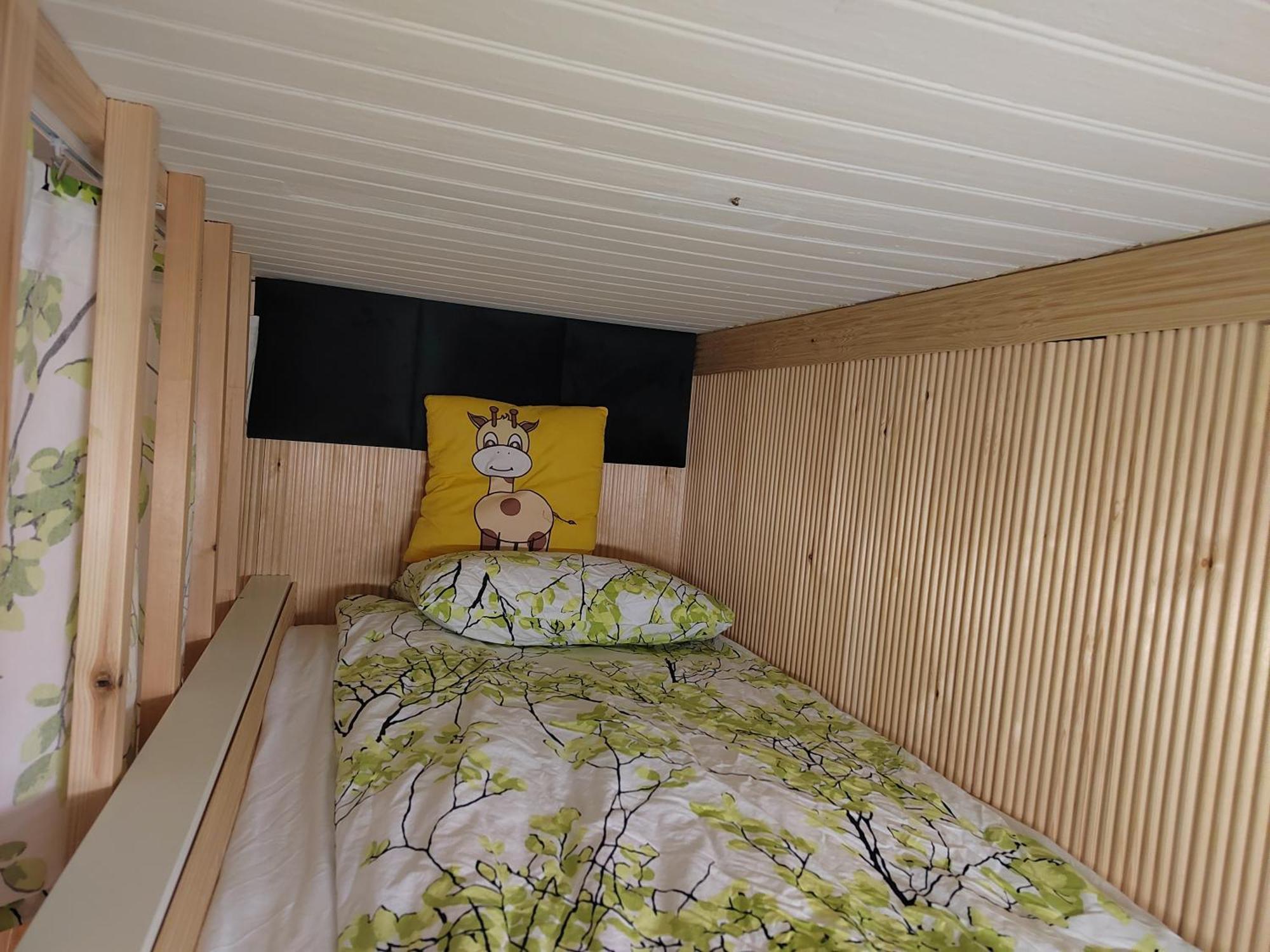 Relax & Recharge - A Unique Suite With A Touch Of Luxury - Hot Tub And Sauna Inspired Decor #Not A Real Sauna# Easy City Access - Direct Train 15 Min To City Helsinki Ngoại thất bức ảnh