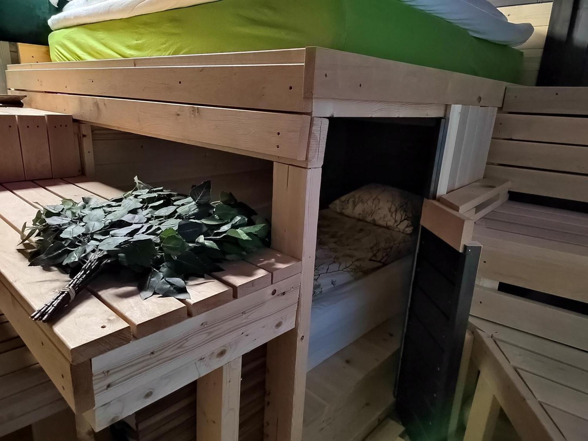 Relax & Recharge - A Unique Suite With A Touch Of Luxury - Hot Tub And Sauna Inspired Decor #Not A Real Sauna# Easy City Access - Direct Train 15 Min To City Helsinki Ngoại thất bức ảnh