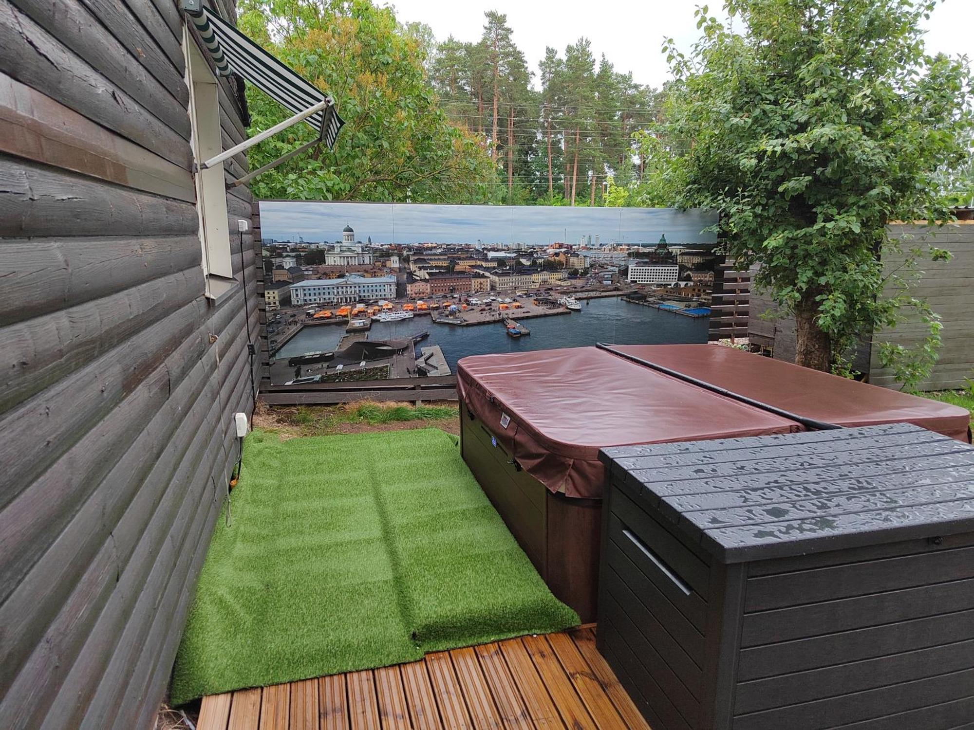 Relax & Recharge - A Unique Suite With A Touch Of Luxury - Hot Tub And Sauna Inspired Decor #Not A Real Sauna# Easy City Access - Direct Train 15 Min To City Helsinki Ngoại thất bức ảnh