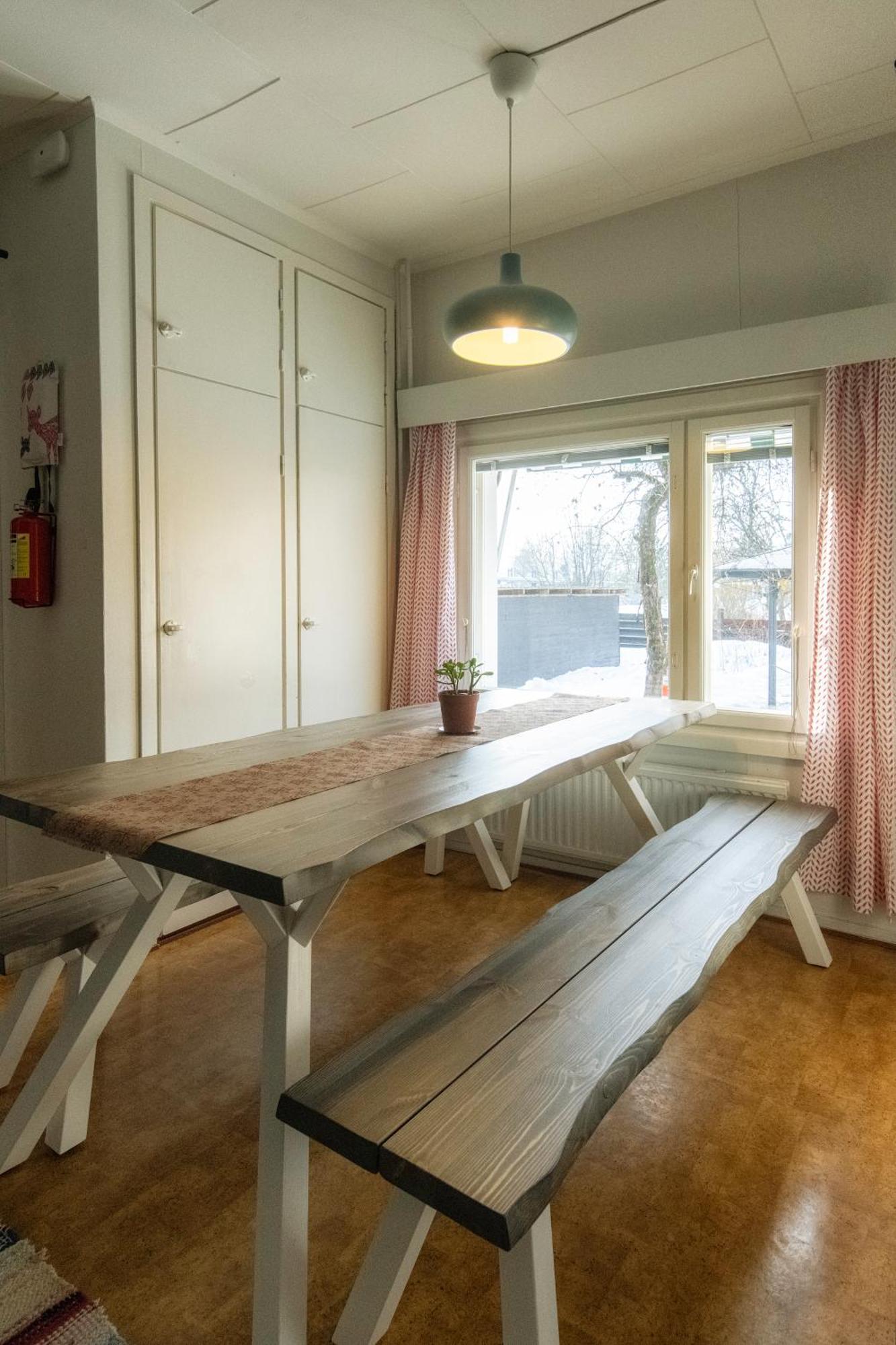 Relax & Recharge - A Unique Suite With A Touch Of Luxury - Hot Tub And Sauna Inspired Decor #Not A Real Sauna# Easy City Access - Direct Train 15 Min To City Helsinki Ngoại thất bức ảnh