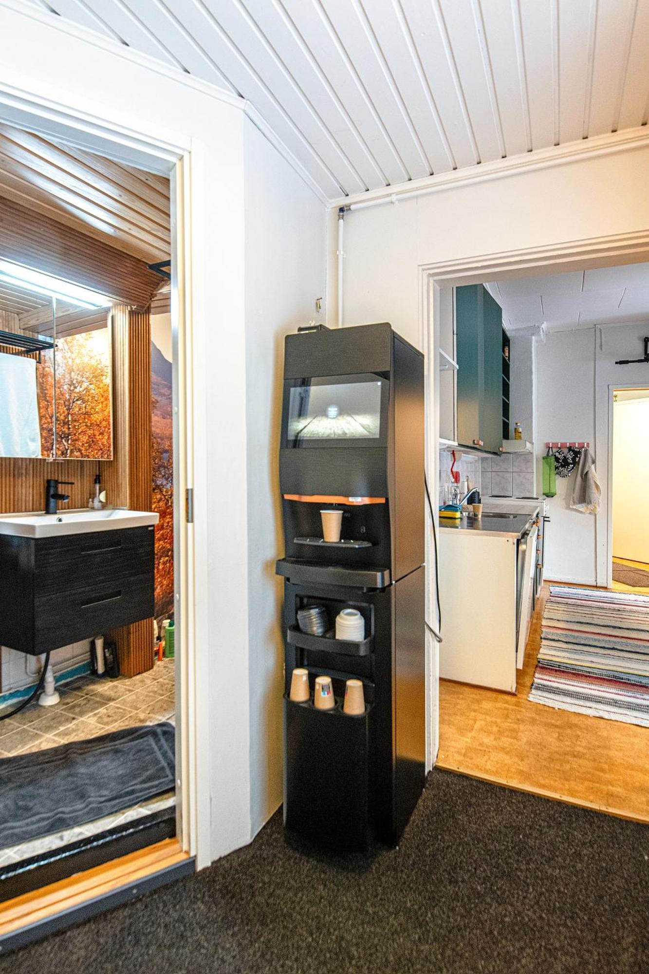 Relax & Recharge - A Unique Suite With A Touch Of Luxury - Hot Tub And Sauna Inspired Decor #Not A Real Sauna# Easy City Access - Direct Train 15 Min To City Helsinki Ngoại thất bức ảnh